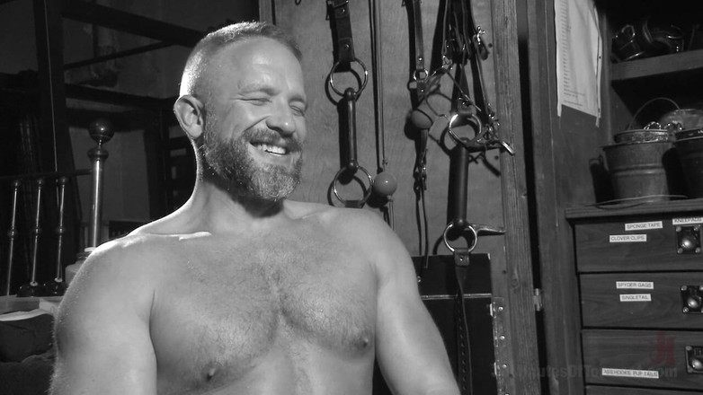 30 Minutes of Torment: Fusto muscoloso dirk caber tormentato implacabilmente