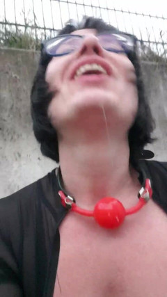 JulieEroticDress: Сквирт-поток рабыни