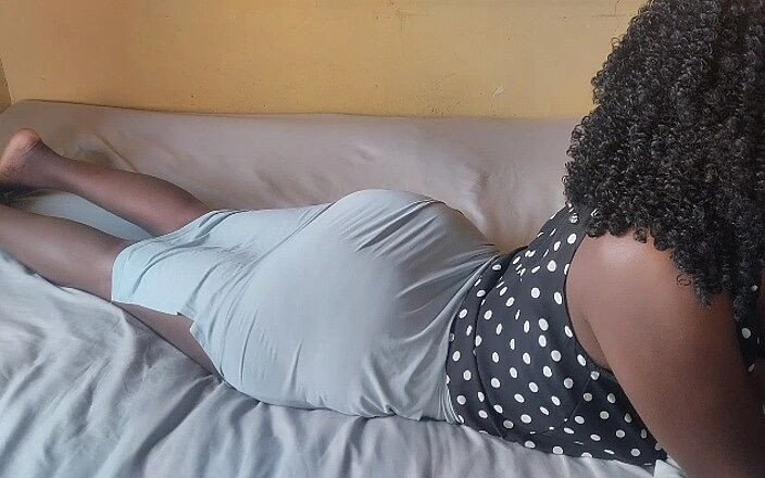 Delicious Ass: Afrikanische MILF Wird Von Dem Gateman Schnell Hart Gefickt