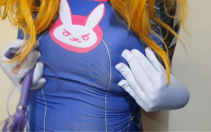 fermerino: Kostümlü Aptal Kadın Kılıklı Kadının Genişletilmiş Kesimi Meme Uçlarını Cezalandırıyor...