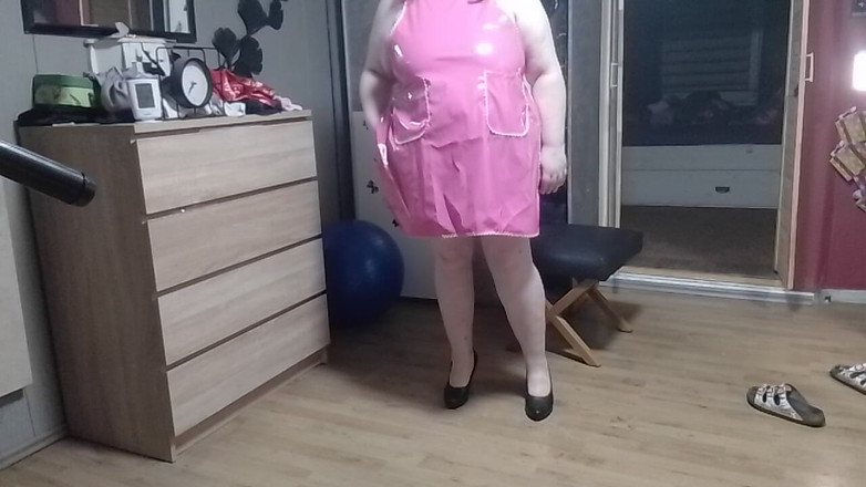 tammara big: SSBBW Nuevo Delantal De Goma Y No Debajo