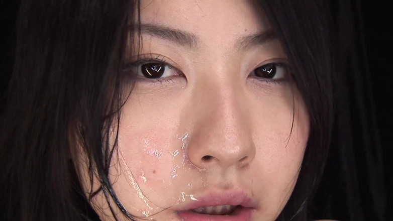 Asian X: 毛茸茸的亚洲熟女在她的丈夫面前被群交！