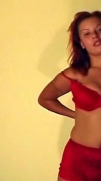 Awek matang menjolok pepek selamba hingga orgasme meleleh
