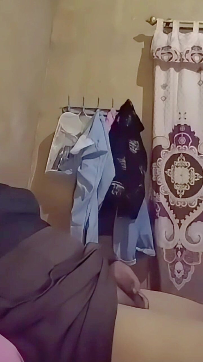 Ivvy Crossdresser: Ivvy es muy apasionada en su dormitorio