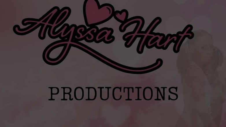 Alyssa Hart: Tolong merokoklah, itu membuatku bersemangat!