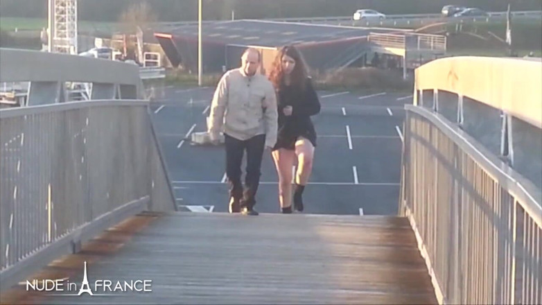 Nude in France: Adriana đụ lỗ hậu ba cách mà không có chồng