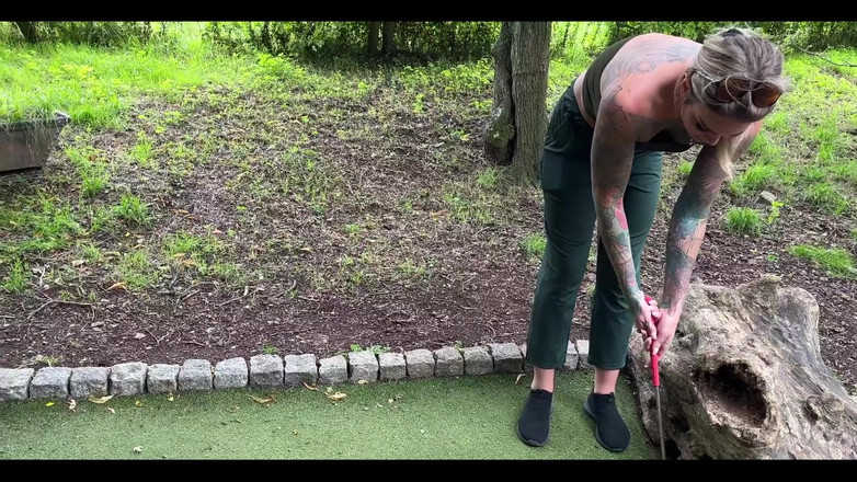 English Psycho: 영국 사이코에게 숲에서 따먹히는 핫한 금발 트랜스 소녀 Lily Adick