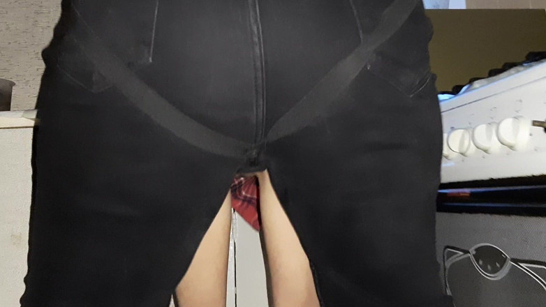 Lesbian-illusion: Mi madrastra tomó mi virginidad anal y me encantó