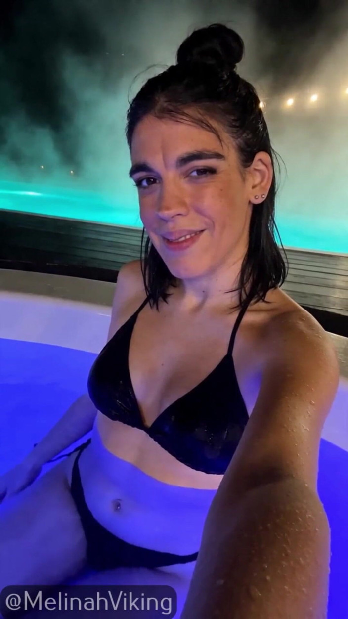 Melinah Viking: Koleksi Night Swim