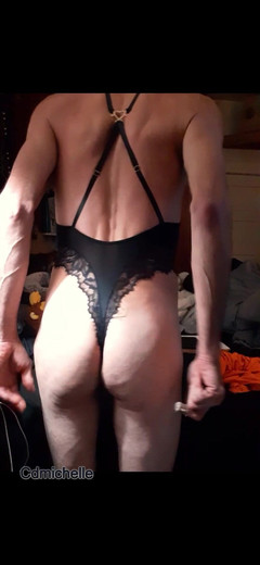 Feeling sexy today crosdressing: Cdmichelle vestindo body preto