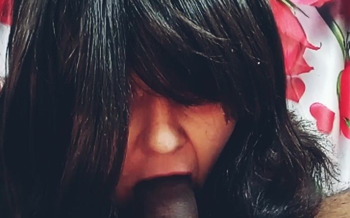 Bolly Karma: MiLF panterona, mentre lei lecca