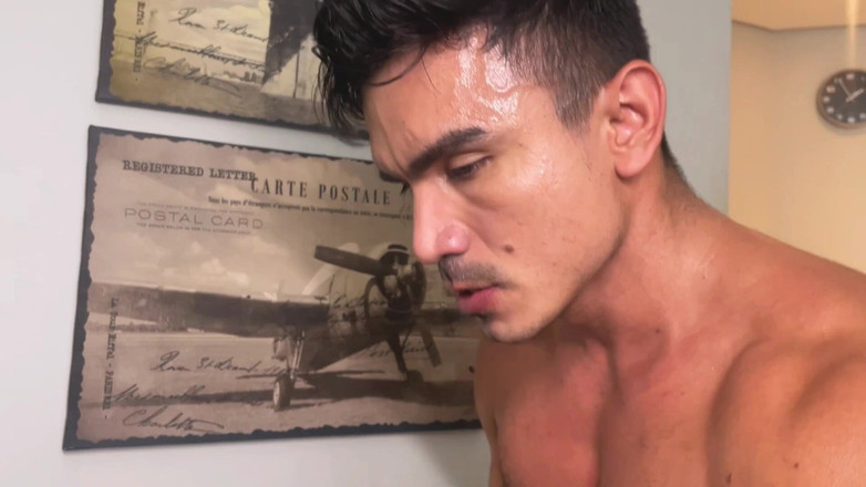 Julian Shul: Muskularny facet wpycha swojego kutasa w mój tyłek