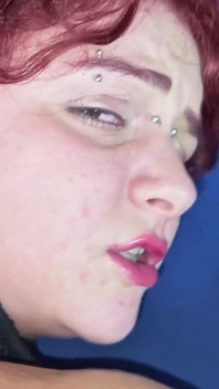 I pula lui, apoi mi-a lărgit micul cur, ejaculându-mă cu sperma lui grasă