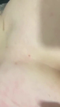 I Arrived at the Neighbor's House Putting My Hand in Her Ass and Ended up Fucking the Whore