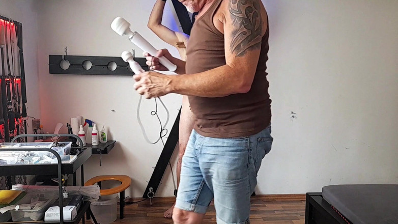 Master Drex: Naked on cross