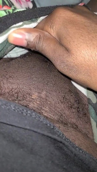 Parolacce con il mio patrigno mentre mi sditalino