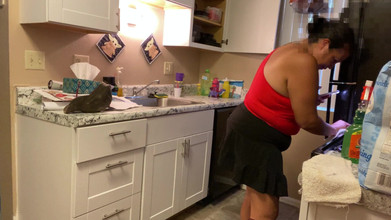 Full Monty: Tina Latina Är en stygg hembiträde