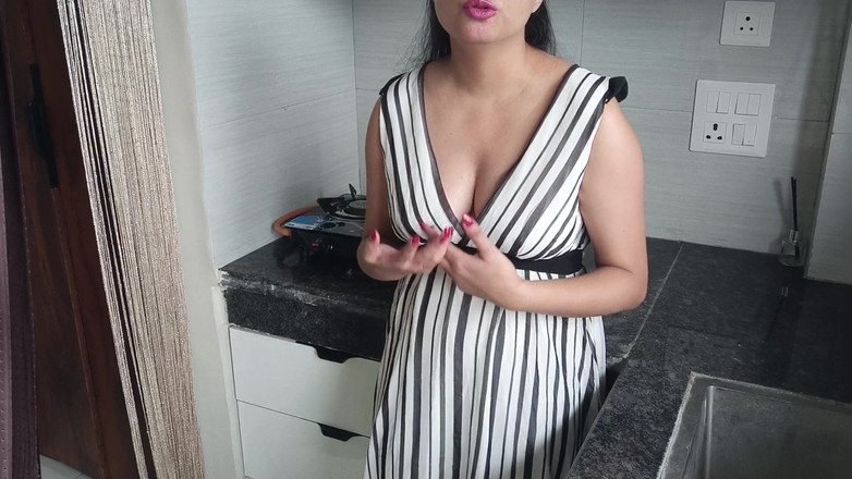 Saarabhabhi6: セクシーなインド人義理の妹のハードコアホットセックスと彼女の義理の兄弟とキッチンで