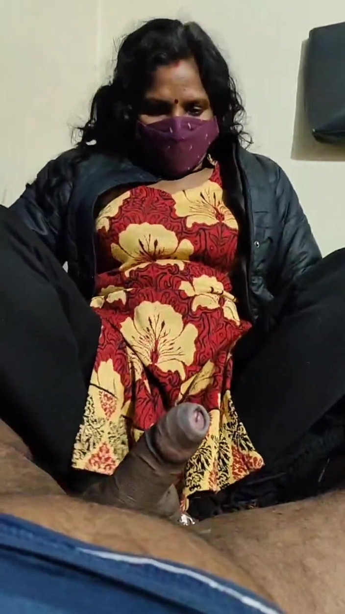 FULLMJEDETI: Desi Bhabhi nevlastní syn Honění