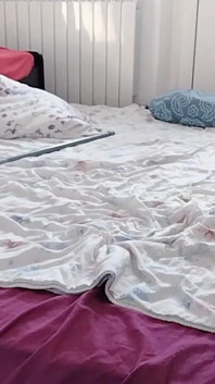 Urut sensual pasangan seksi dengan minyak di badan