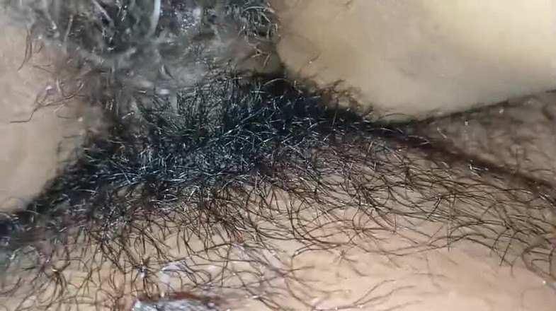 Tiottama: Sedni si, nebo začnu křičet.