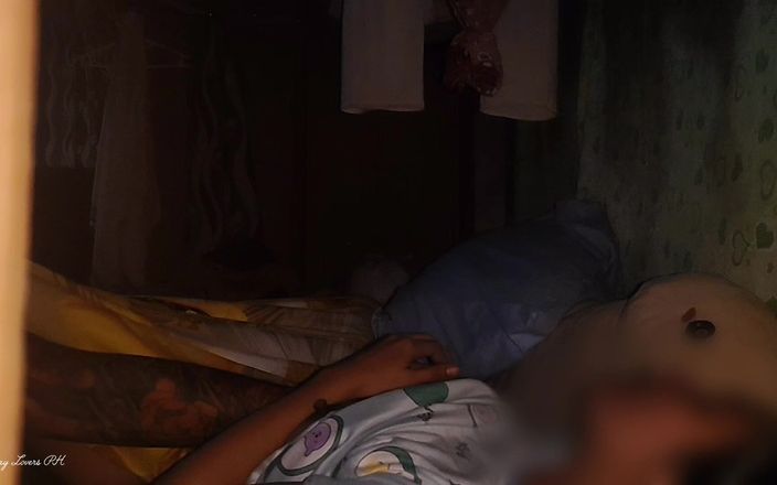 Pinay Viral Scandal: ワイルドでホットなセックスで義理の妹とベッドを共有する
