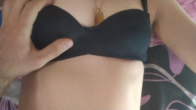 Teen and Milf Female Sex: meri premika mere bedroom men aati hai aur ham chodte...