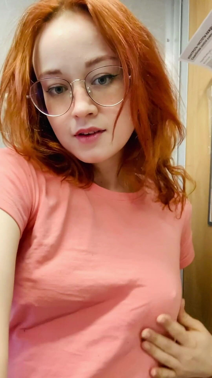 Sheryl X Sinclair: खुद को छेड़ना और ट्रेन के टॉयलेट में हस्तमैथुन करना!