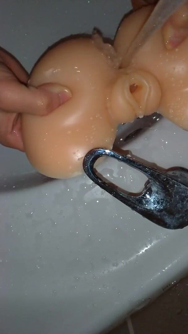Kadir Reis: How to clean the sex toy