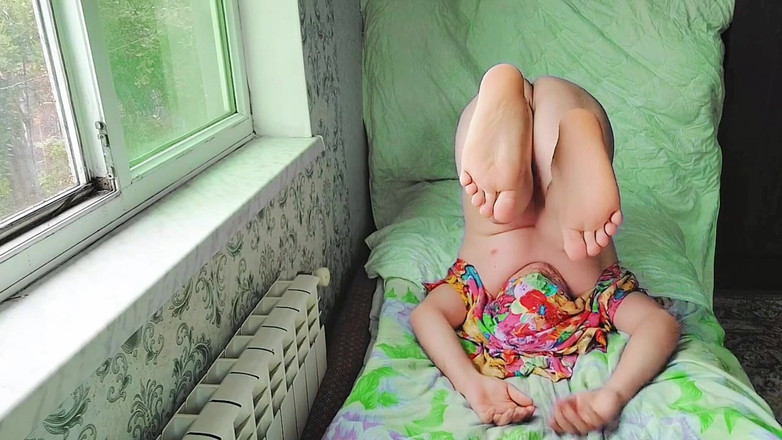 Kitty_Cross: Sissy đáng yêu lắc lư trong chiếc váy theo phong cách...