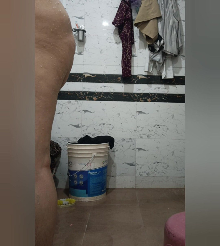 Priyahot77: Priya Bhabi Big Boob Bathing Show