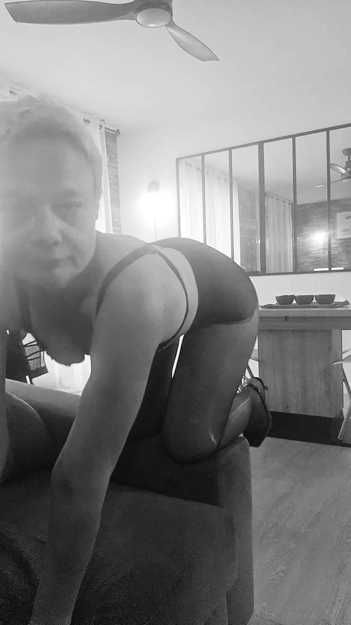 Sofy13: Seks Hitam Putih Seksi