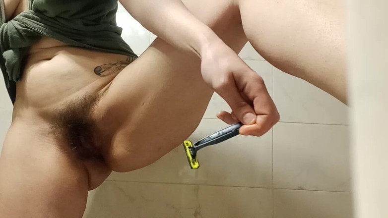 Akasha7: 完璧な女の子が自分のアソコを直す