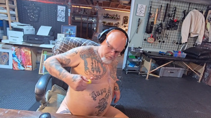 City hog: Rover wird total nippel-schwanz gepumpt