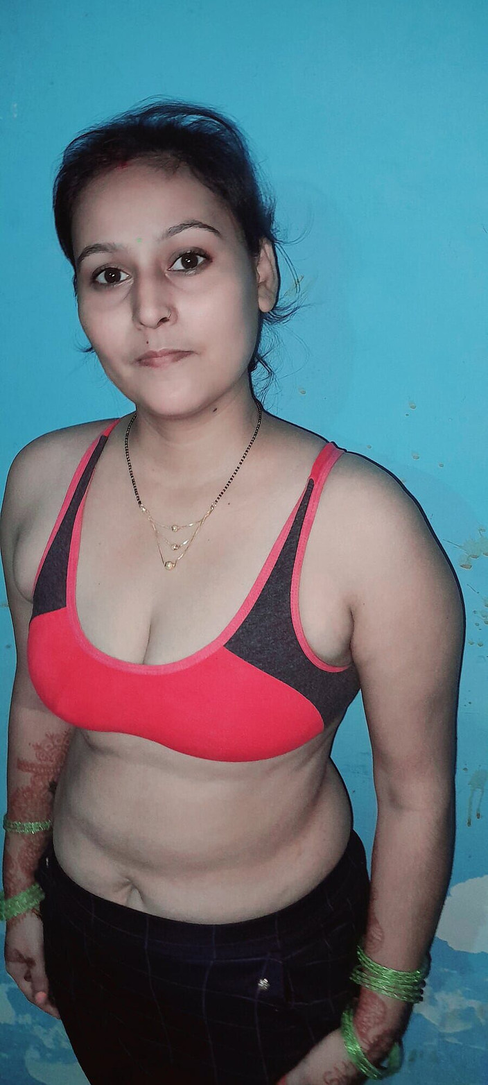 pujaprem: Massaggio caldo puja diteggiando la sua figa da sola