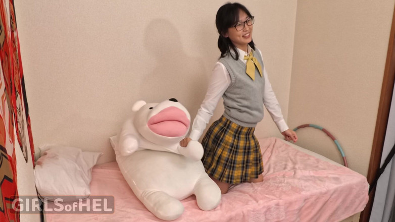 Girls of Hel: Nerdská japonská dívka si hraje se svou kundičkou - skutečný orgasmus