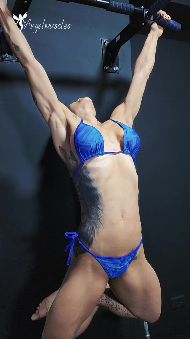 Hanging My Ribs Stick Out (Angel muscles)