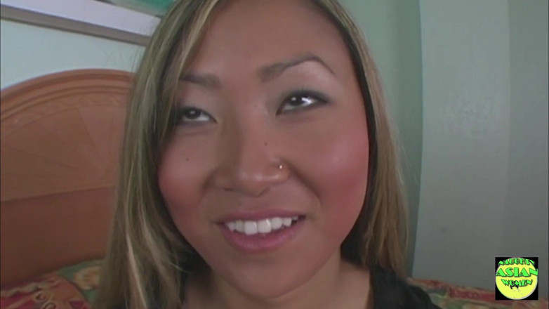 Naughty Asian Women: Một chàng trai trong tư thế doggy style chịch lỗ...