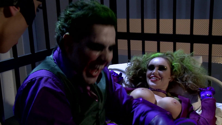 Superhero: Kedi-kadın joker'in hapishaneden kaçmasına yardım ediyor ve onu sikmesine izin...