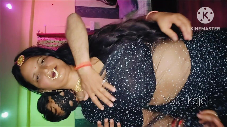 Lustykajolbhabhi: Desi romantický pár