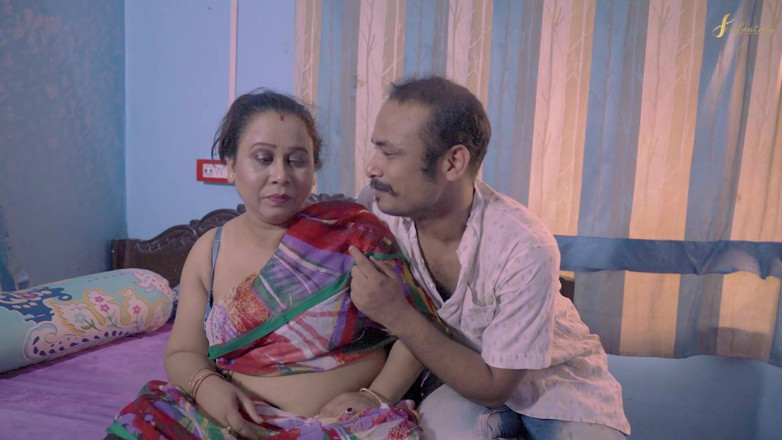 Mr Entertainer: Naughty Bhabhi Enjoyed Her Devar While Her Husband Was Out...