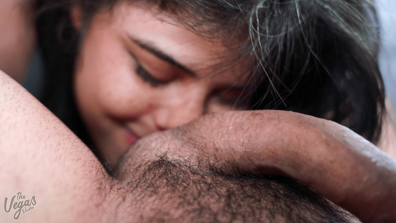 Selena Vega: Oler las bolas sudorosas apestosas de mi hombre