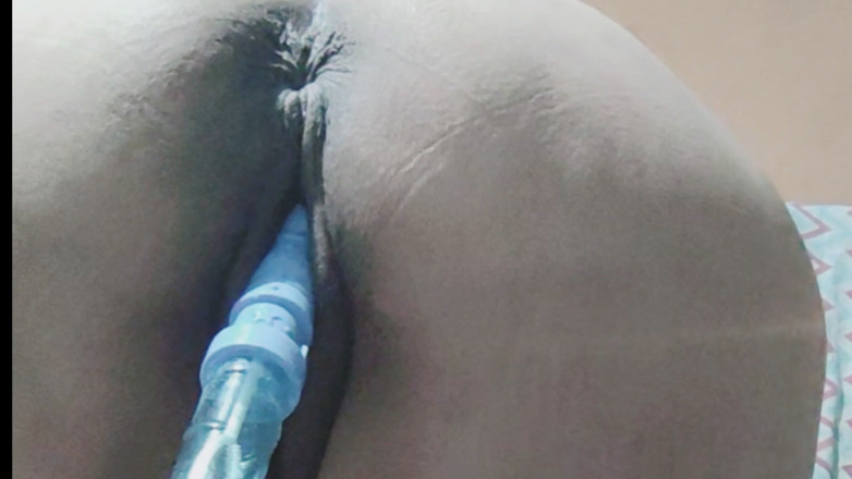 MassiveHungFoxy: MILF Mature Big Ass Stepmom Looking for Someone to Fuck...