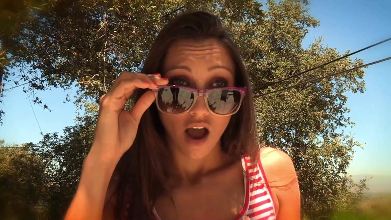 Leon Lambert Girls Twerk Parties CFNM: True friendship occurs when the sun shines like this