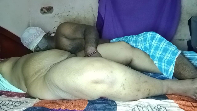 Tamil Anti Uma: Mi stavo divertendo con la figlia di mia zia nel...