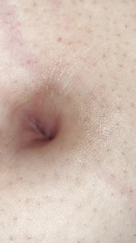 O abdome plano de Sara Kagami e seu orgasmo com umbigo - festa do umbigo !!