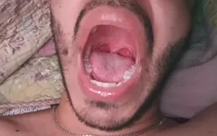 Masturbation à couvert après la veille de Noël