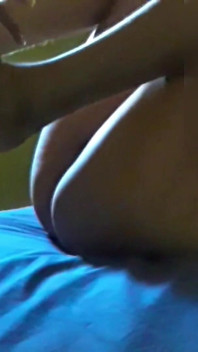 내 가장 친한 친구에게 보지를 줘서 빚을 갚는 마누라, 반대하고 사정할 수 없어.