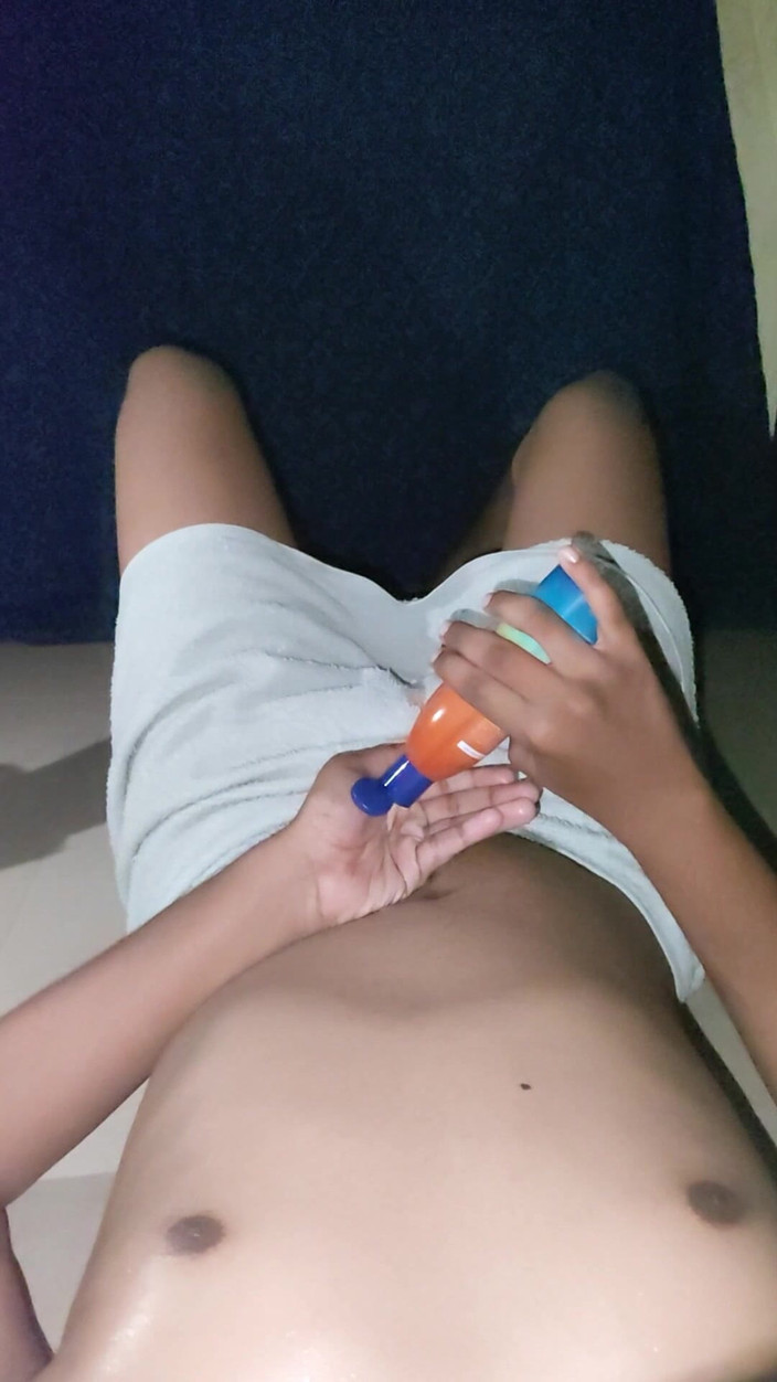 Mr.cutiepink: A Beautiful Pink Cock Boy Solo Oil Massage and Cuming