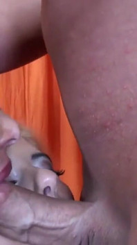 Trio anal avec gros nichons